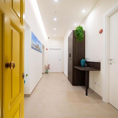 Numisia Guest House แตร์ราชินา ภายนอก รูปภาพ