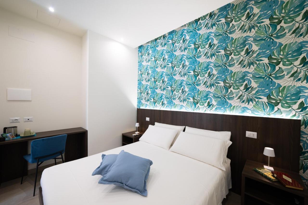 Numisia Guest House แตร์ราชินา ภายนอก รูปภาพ